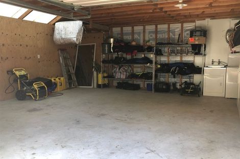 Photo of property in 21 Amelia Crescent, Waikawa, Picton, 7220