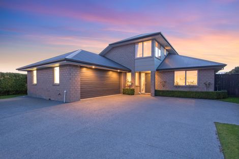 Photo of property in 32 Date Crescent, Aidanfield, Christchurch, 8025