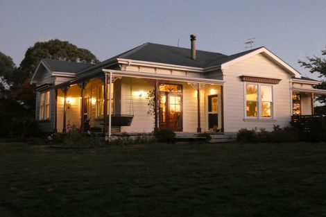 Photo of property in 25 Muhunoa West Road, Ohau, Levin, 5570