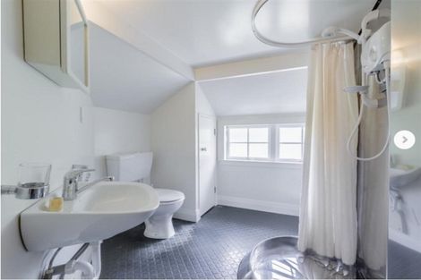 Photo of property in 72 Raroa Road, Kelburn, Wellington, 6012