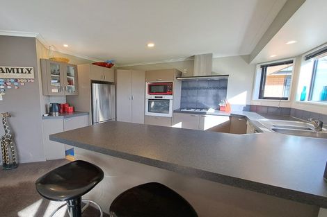 Photo of property in 17 Orlando Crescent, Waimairi Beach, Christchurch, 8083
