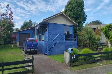 Photo of property in 24 Shearwater Street, One Tree Point, 0118