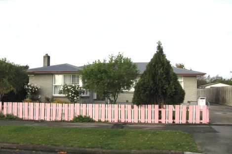 Photo of property in 8 Lambeth Crescent, Northcote, Christchurch, 8052