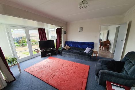 Photo of property in 37 Timaru Road, Waimate, 7924