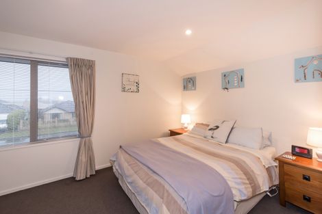 Photo of property in 32 Date Crescent, Aidanfield, Christchurch, 8025