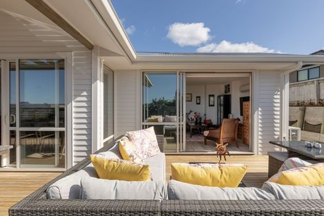 Photo of property in 61 Margaret Drive, Omokoroa, 3114