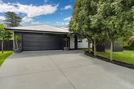 Photo of property in 30 Teal Place, Pyes Pa, Tauranga, 3112