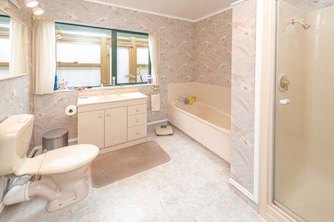 Photo of property in 28 Parkdale Drive, Aramoho, Whanganui, 4500