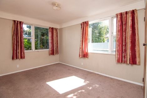 Photo of property in 10 Pahiatua Street, Hokowhitu, Palmerston North, 4410
