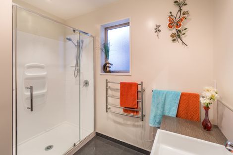 Photo of property in 32 Date Crescent, Aidanfield, Christchurch, 8025