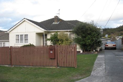 Photo of property in 17 Lees Grove, Wainuiomata, Lower Hutt, 5014
