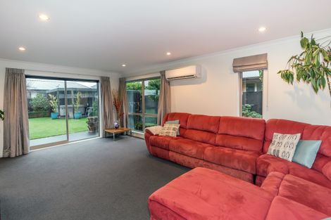 Photo of property in 32 Date Crescent, Aidanfield, Christchurch, 8025