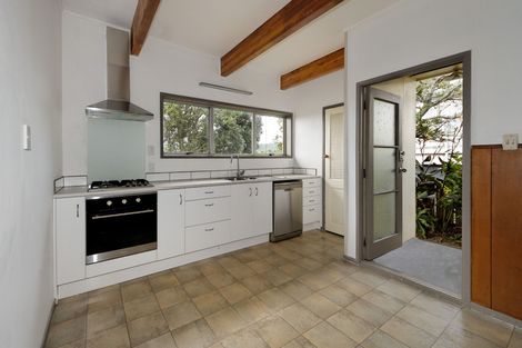 Photo of property in 5 Kotinga Avenue, Glen Eden, Auckland, 0602