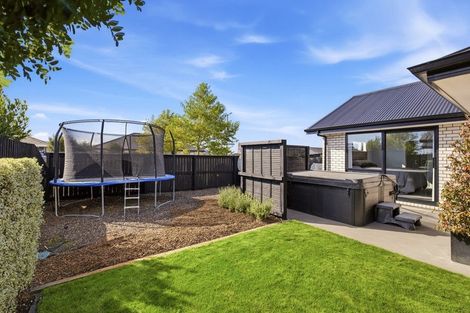 Photo of property in 73 Aviemore Drive, Marshland, Christchurch, 8083