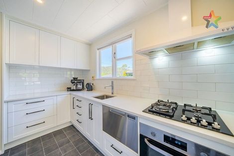 Photo of property in 43 Fleet Street, Naenae, Lower Hutt, 5011