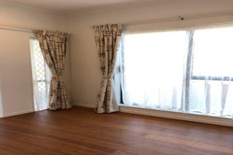 Photo of property in 7 Kallaroo Place, Botany Downs, Auckland, 2010