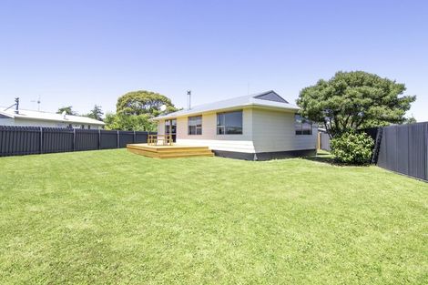 Photo of property in 51 Acacia Street, Kelvin Grove, Palmerston North, 4414