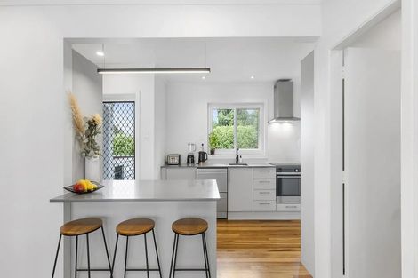 Photo of property in 1/60 Hillcrest Avenue, Hillcrest, Auckland, 0627