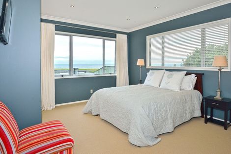 Photo of property in 215 Newcastle Street, Mahia, 4198