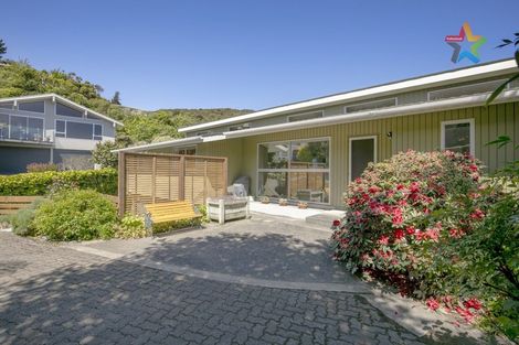 Photo of property in 16 Summit Road, Fairfield, Lower Hutt, 5011