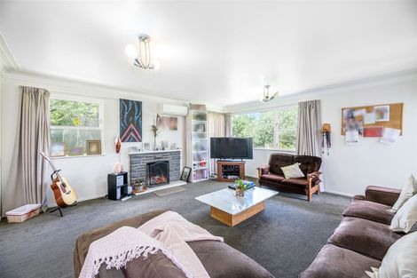 Photo of property in 1 Ashbourne Place, Glendene, Auckland, 0602