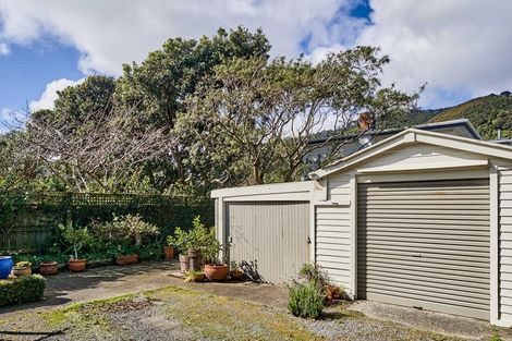 Photo of property in 143 Marine Parade, Eastbourne, Lower Hutt, 5013