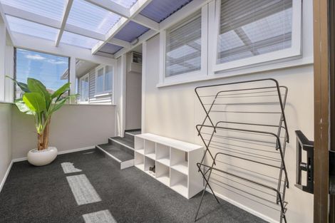 Photo of property in 2 Bellevue Road, Brookfield, Tauranga, 3110