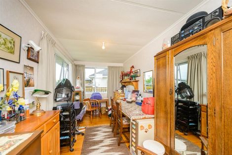 Photo of property in 27 Holland Crescent, Bulls, 4818