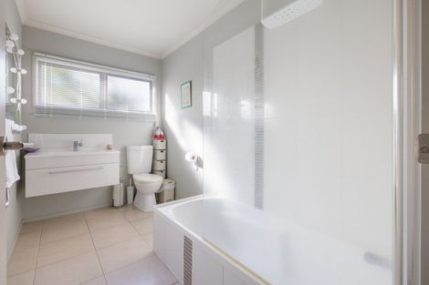 Photo of property in 28 Tory Way, Omokoroa, 3114