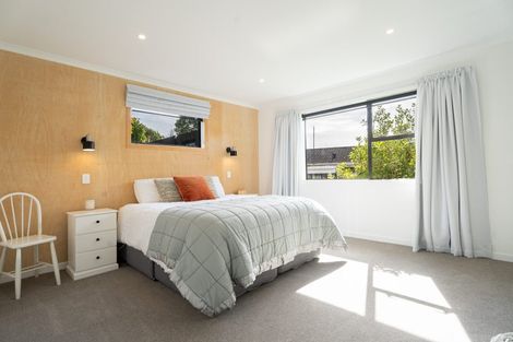 Photo of property in 8 Hillview Crescent, Paparangi, Wellington, 6037