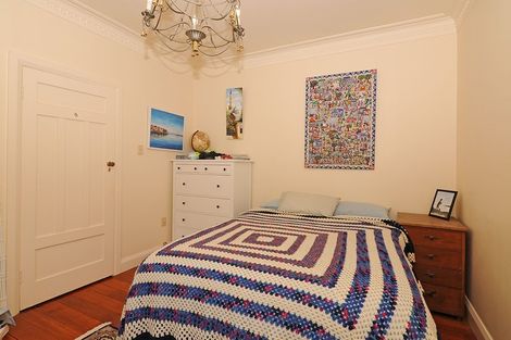 Photo of property in 33 Tio Tio Road, Miramar, Wellington, 6022