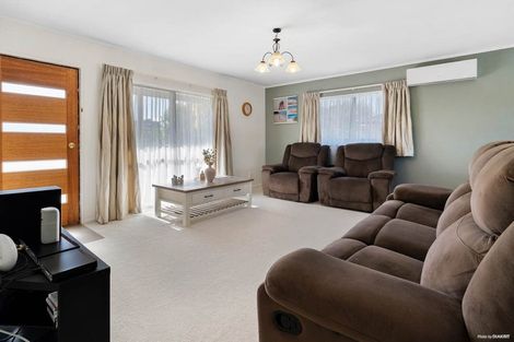Photo of property in 10 Seaward Place, Wattle Downs, Auckland, 2103