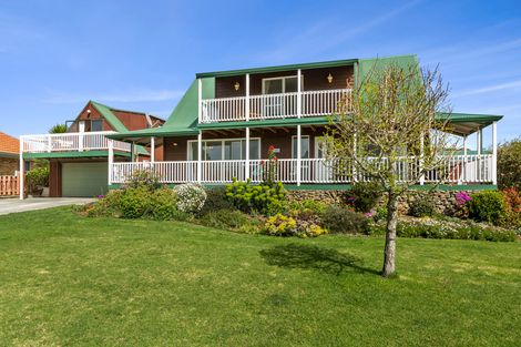 Photo of property in 7 Puriri Street, Raglan, 3225