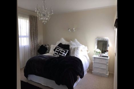 Photo of property in 70 Sailmaker Close, Whitby, Porirua, 5024