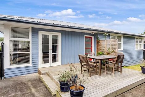 Photo of property in 2/20 Crosby Road, West Harbour, Auckland, 0618