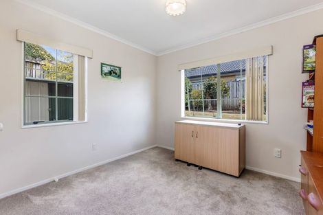 Photo of property in 88 Buscomb Avenue, Henderson, Auckland, 0610