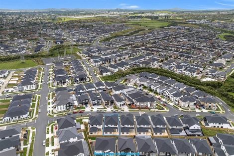 Photo of property in 60 Drumbuoy Drive, Flat Bush, Auckland, 2019