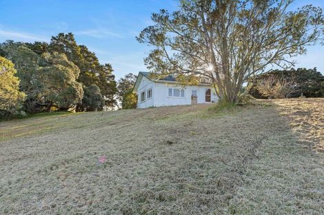 Photo of property in 1 Buckleys Track, Paremoremo, Auckland, 0632