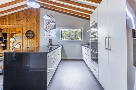 Photo of property in 81 Almadale Road, Cheltenham, Feilding, 4777