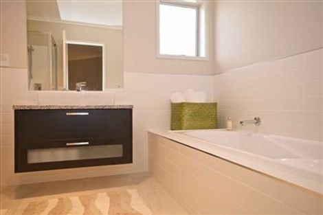 Photo of property in 12 Kouras Place, Flat Bush, Auckland, 2016