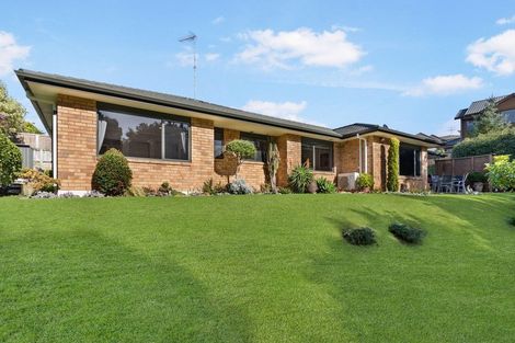 Photo of property in 11 Grovenor Drive, Orewa, 0931