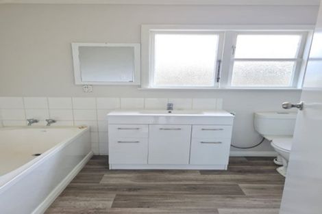 Photo of property in 79 Cornfoot Street, Castlecliff, Whanganui, 4501