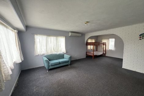 Photo of property in 37 Borich Road, Sunnyvale, Auckland, 0612