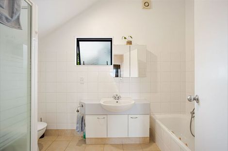 Photo of property in 8/485 Don Buck Road, Massey, Auckland, 0614