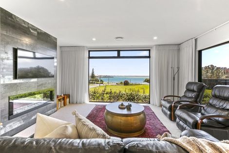 Photo of property in 9 Bayly Road, Moturoa, New Plymouth, 4310