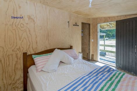 Photo of property in 64 Te Roto Road, Otaki, 5512