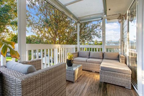 Photo of property in 37 Charlotte Street, Stanmore Bay, Whangaparaoa, 0932