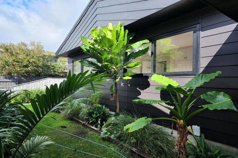 Photo of property in 23 Linda Street, Oakura, 4314