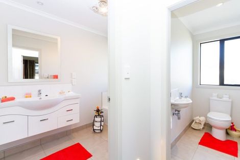 Photo of property in 88 Rosalie Terrace, Kelvin Grove, Palmerston North, 4414