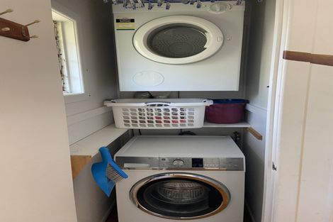 Photo of property in 14 Hereford Street, Te Atatu Peninsula, Auckland, 0610